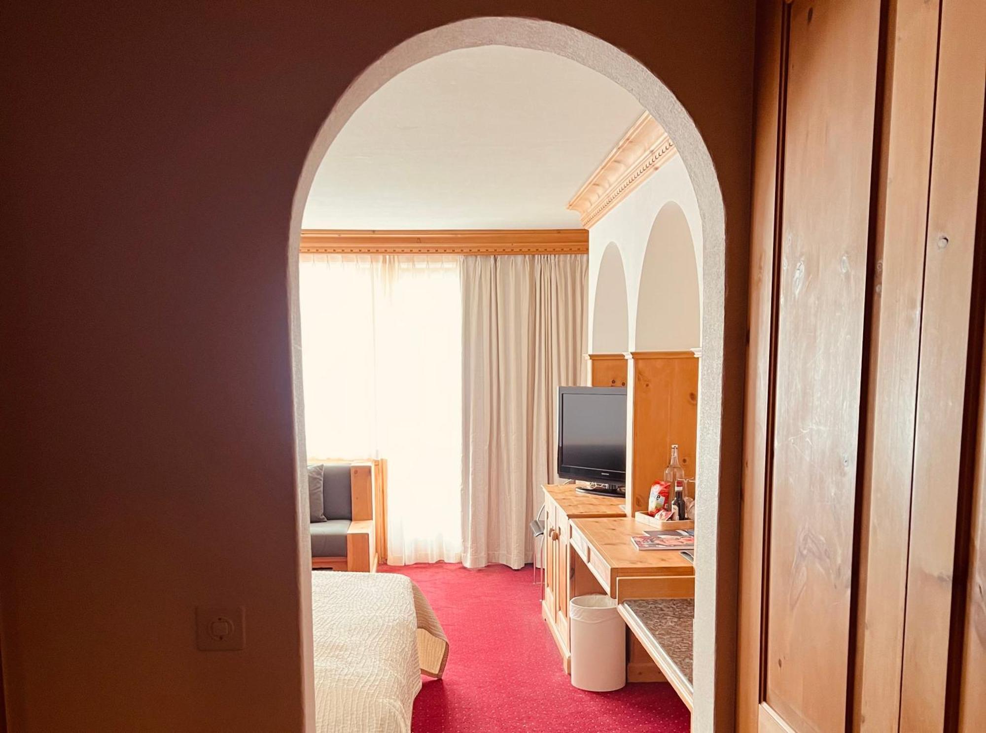 Albana Hotel Silvaplana Exteriör bild